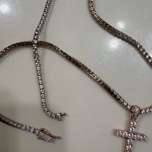 Elegant rose gold Cross Necklace